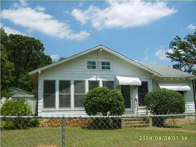 2nd image of 1114 Cherry St