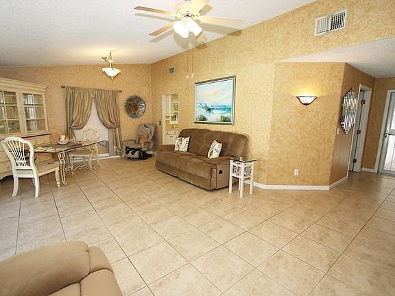 5th image of 6821 Circlecreek Dr