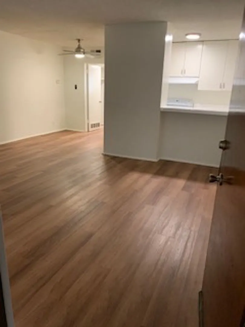 Villa Monica Apts. — Photo 1