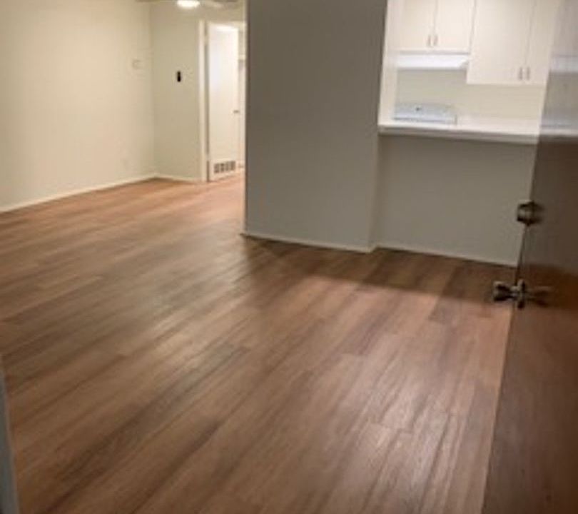 1st image of 7071 Hawthorn Ave APT 7