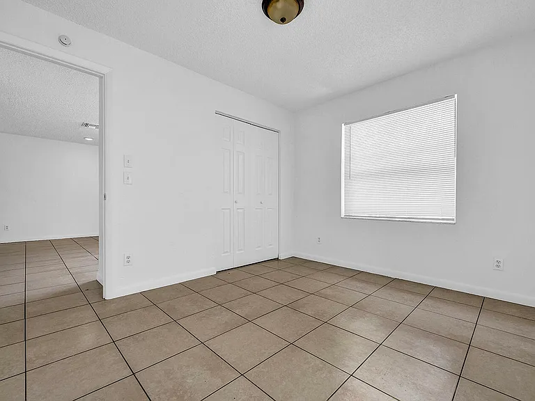 336 NE 12th Ave — Photo 14
