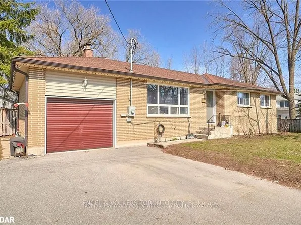 17 Centre St #B, Barrie, ON L4N 3L3