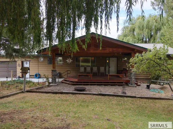 1015 Lemhi Rd, Salmon, ID 83467