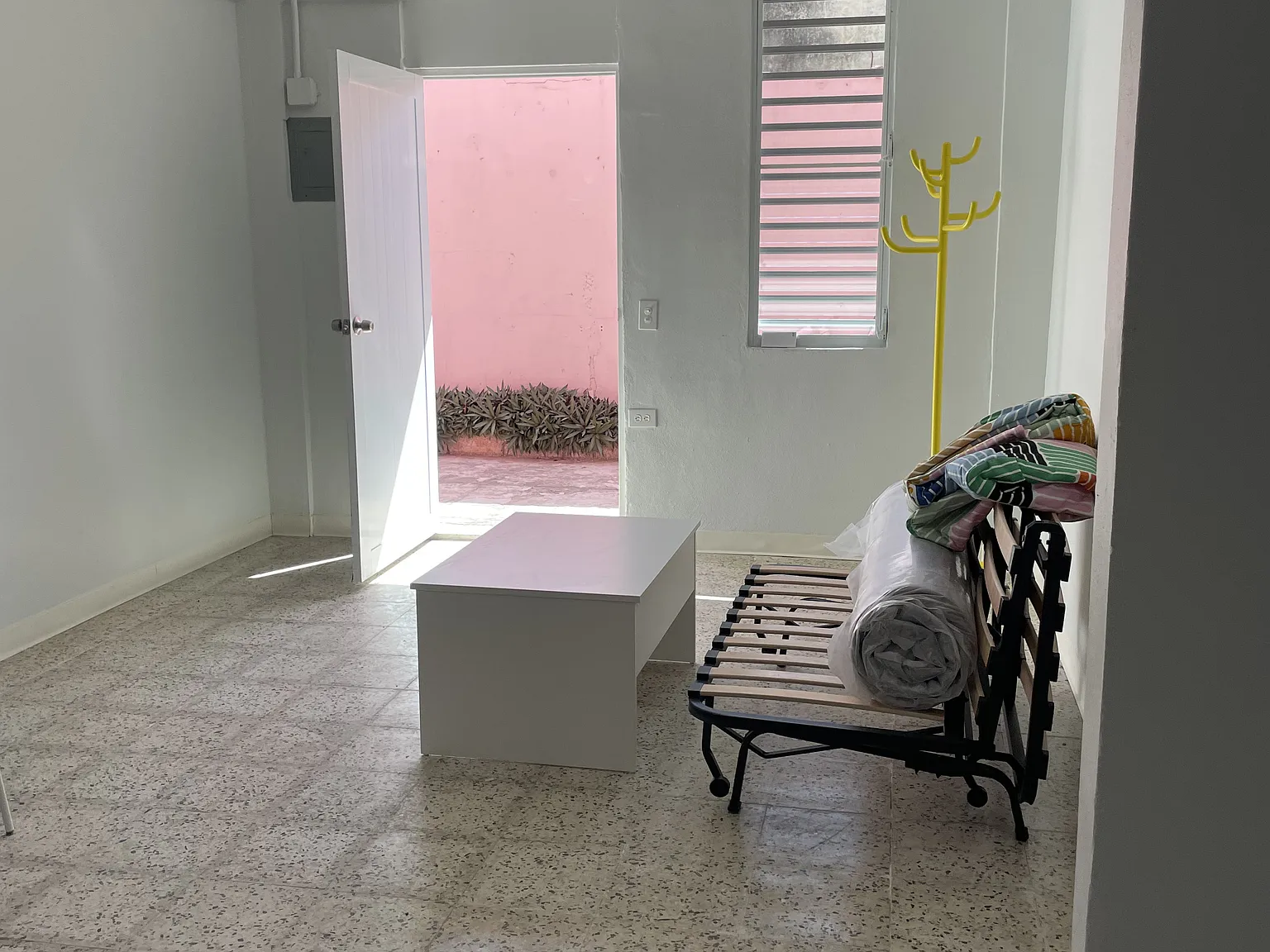 2 bed, 400 sqft, $850 — Photo 4