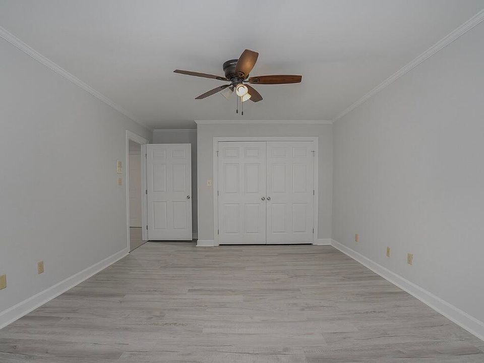 1st image of 527 Robinson Dr