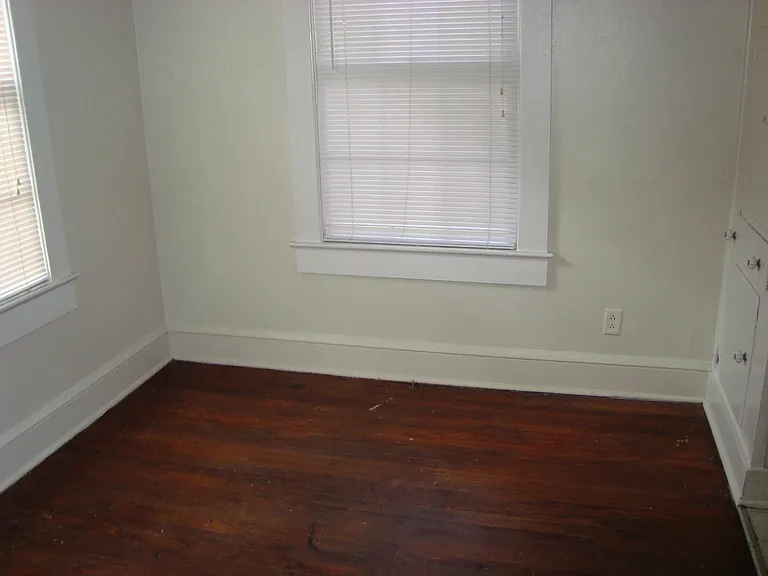 105 N Meridian St — Photo 7