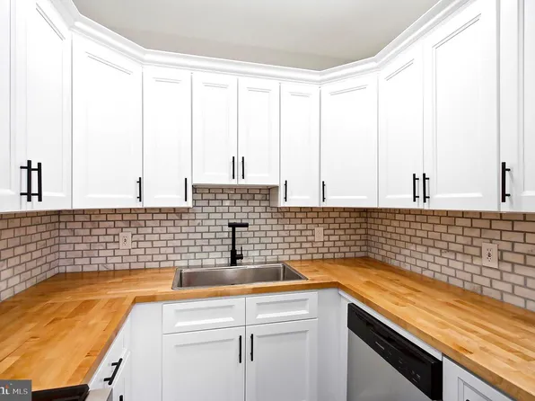 225 Stacy St, Burlington, NJ 08016