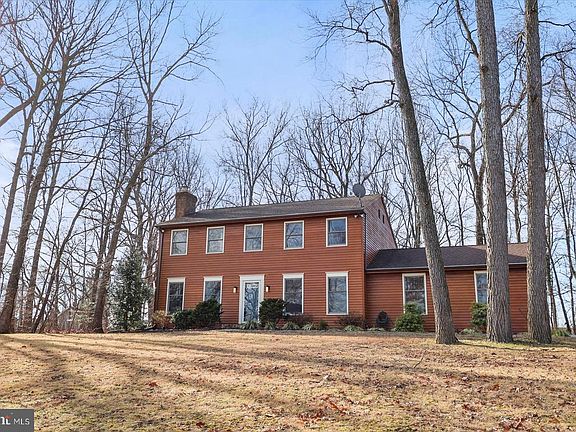 3rd image of 437 Valley View Dr