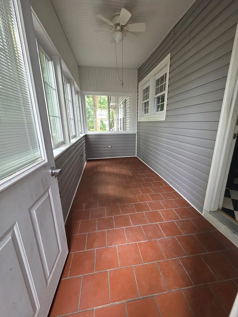 Charming 2BR Wood River Home with Large Yard & Carport — Photo 2