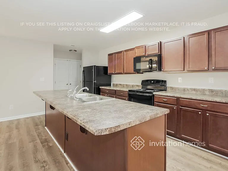 1623 Hooper Ct — Photo 3
