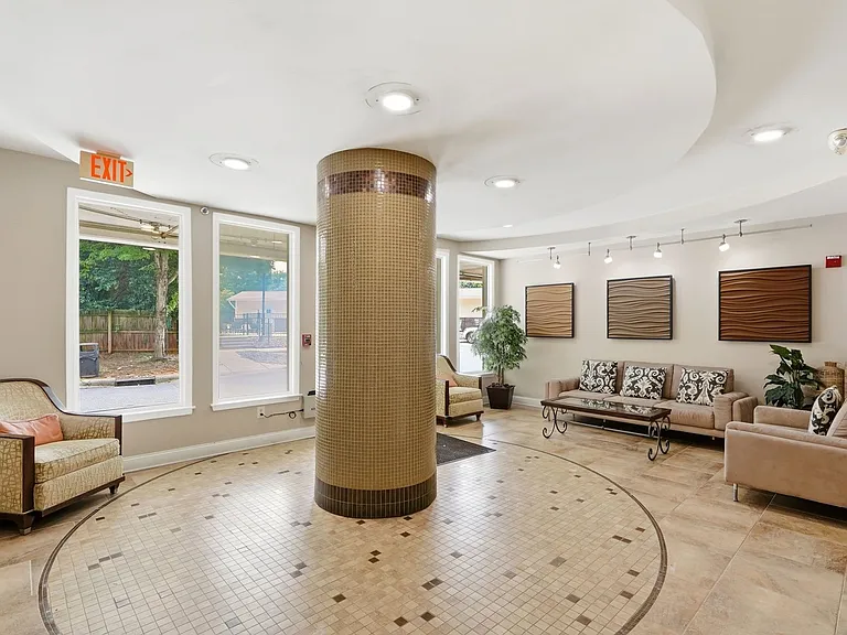 1000 E Woodlawn Rd #216 — Photo 7