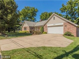 2810 Annandale Rd, Falls Church, VA 22042