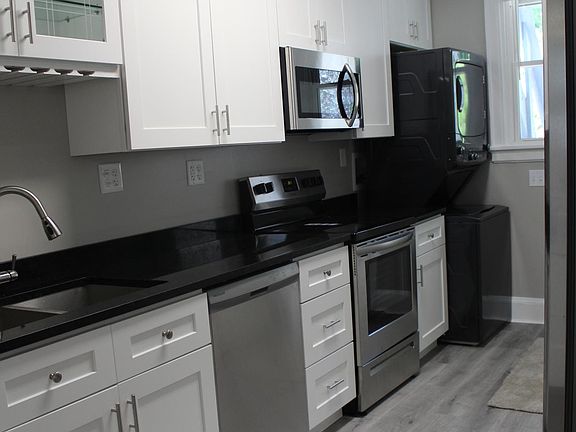 2nd image of 3215 Linwood Ave #1