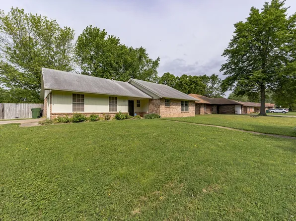 502 N 35th St, Rogers, AR 72756