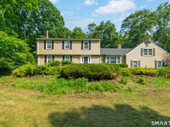 100 Blue Trail, Hamden, CT 06518