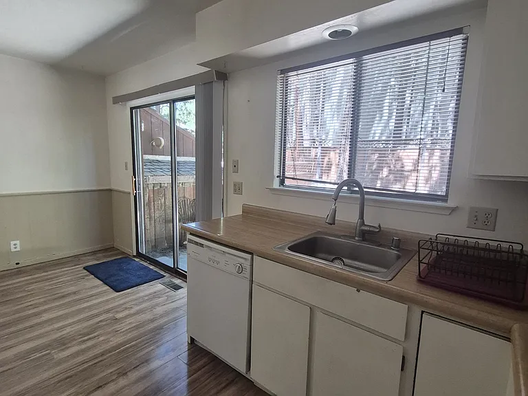 858 Southwood Blvd #3 — Photo 9