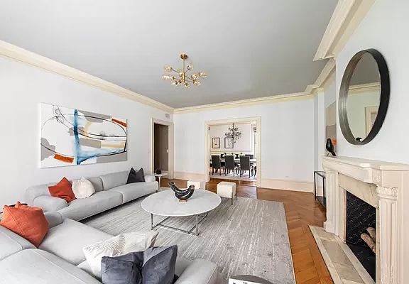 2nd image of 310 W 86th St APT 3B