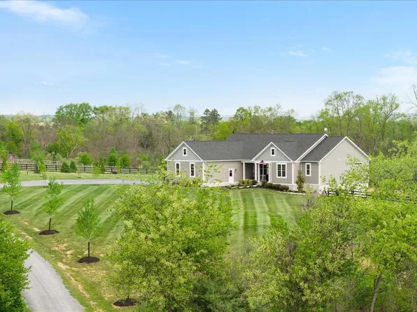 1015 Redbud Rd, Winchester, VA 22603