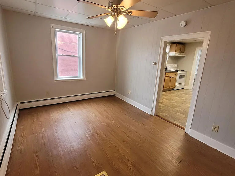 10 Berlin St — Photo 2