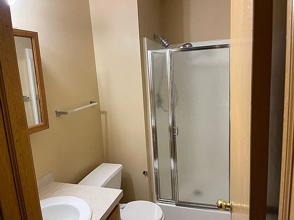 3rd image of 610 Lamont Dr #2