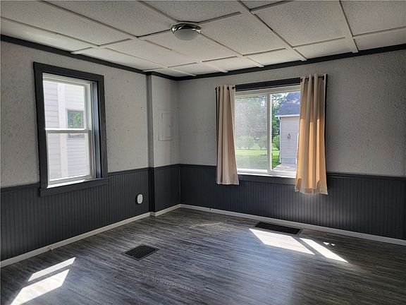 4th image of 100 Water St