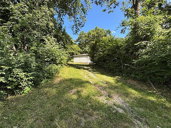 2nd image of 7035 Holliday Dr