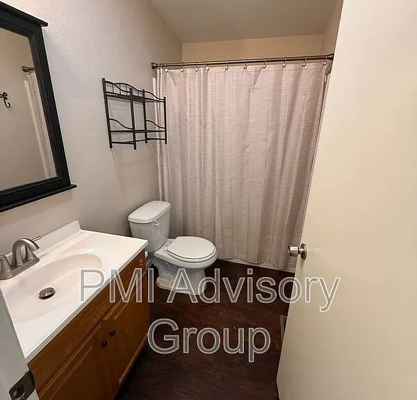 1727 SW Mission Ave — Photo 10