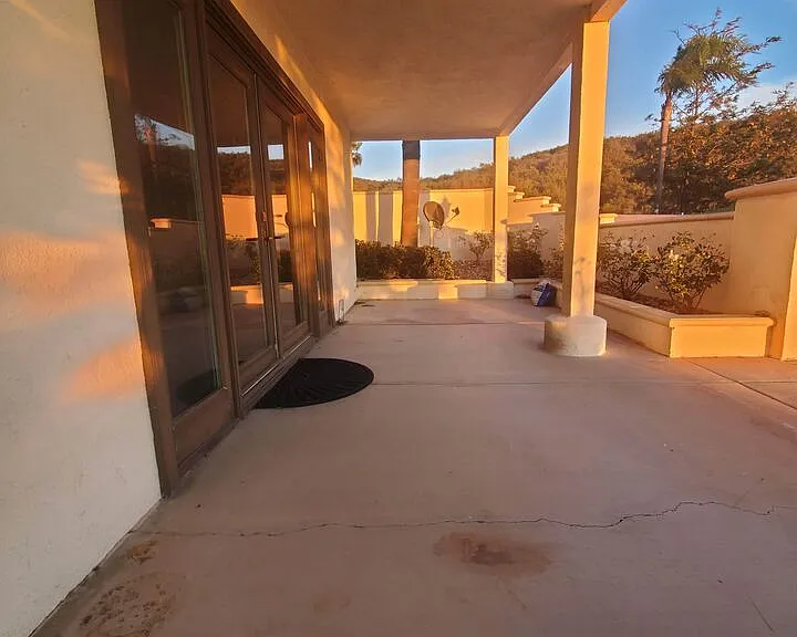 Parado Del Sol Dr — Photo 9