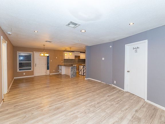 2nd image of 5805 Glen Arbor Dr