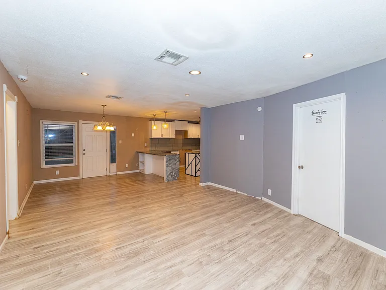 5805 Glen Arbor Dr — Photo 2