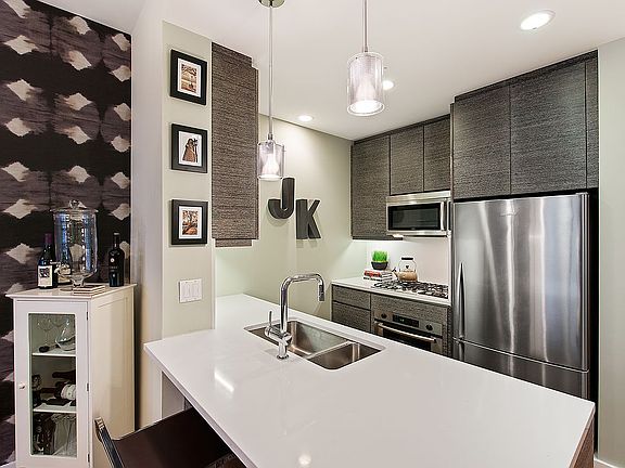 4th image of W 16th St Unit 3D