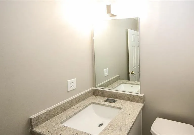 121 Stoneforest Dr — Photo 39