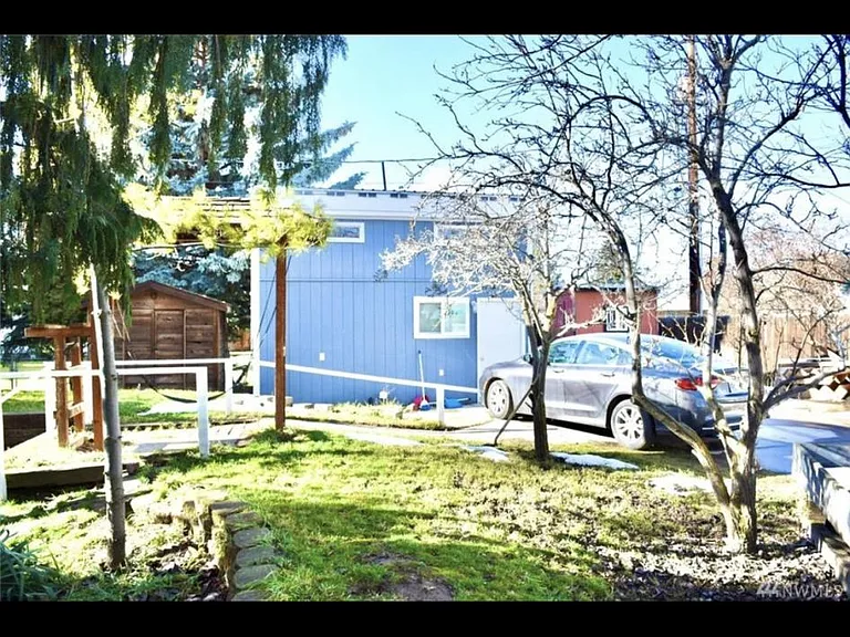 903 W 5th Ave — Photo 20
