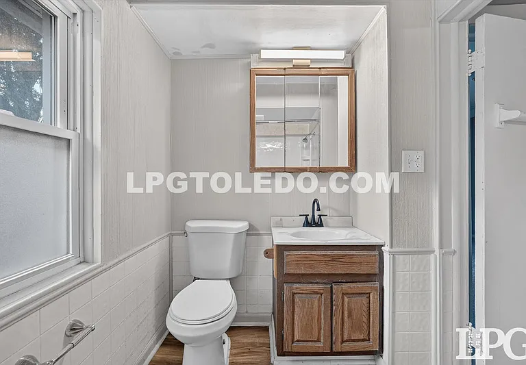 1715 Greenwood Ave — Photo 23