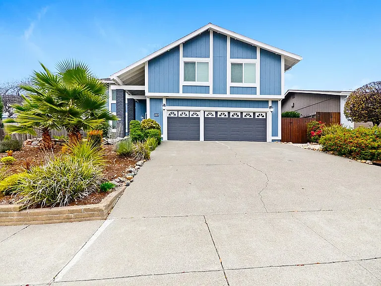 357 San Marin Dr — Photo 2
