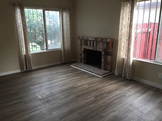 275 Edwin Way — Photo 2