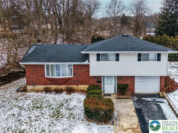209 N Fairview St, Nazareth, PA 18064