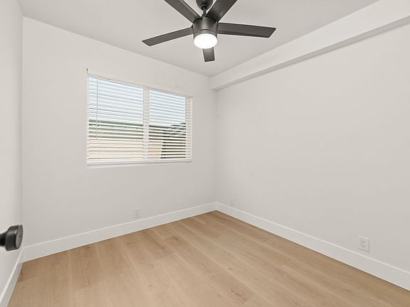 5th image of 3846-3850 35th St #13