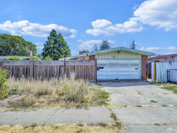 1690 Ashbury Ln, Hayward, CA 94545