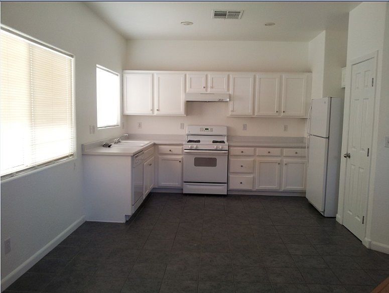 2nd image of 9938 Star Lake Ave
