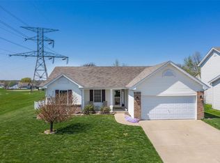 1101 Homefield Commons Dr, O'Fallon, MO 63366