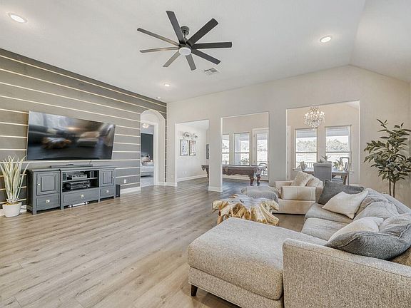 5th image of 1820 Ficuzza Way