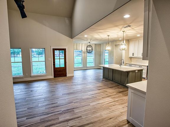 3rd image of 1613 Vincent Pl