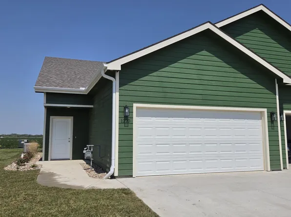 1220 Steve Hawley Ln, Salina, KS 67401