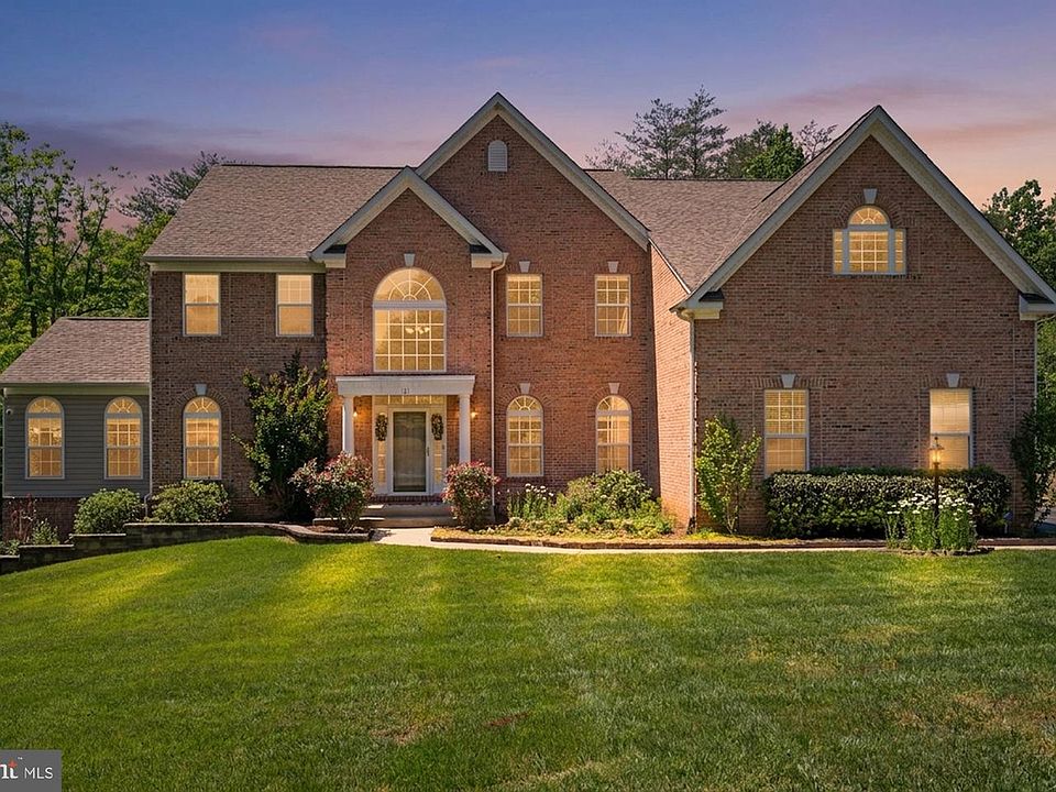 1st image of 131 Arden Ln