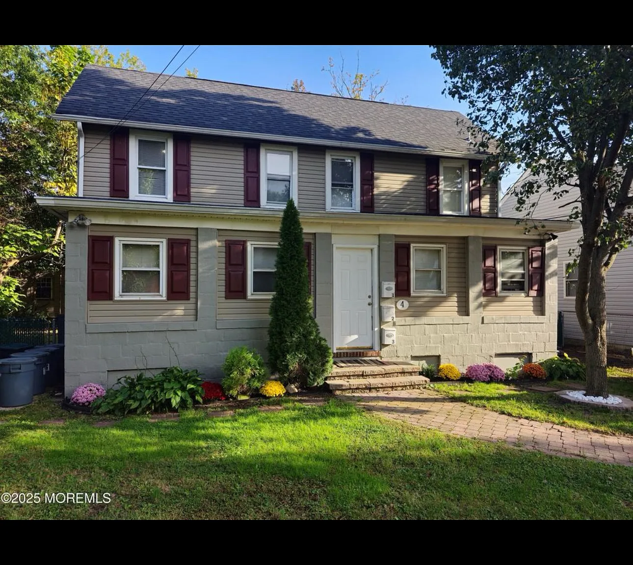 4 Saint James Pl — Photo 1