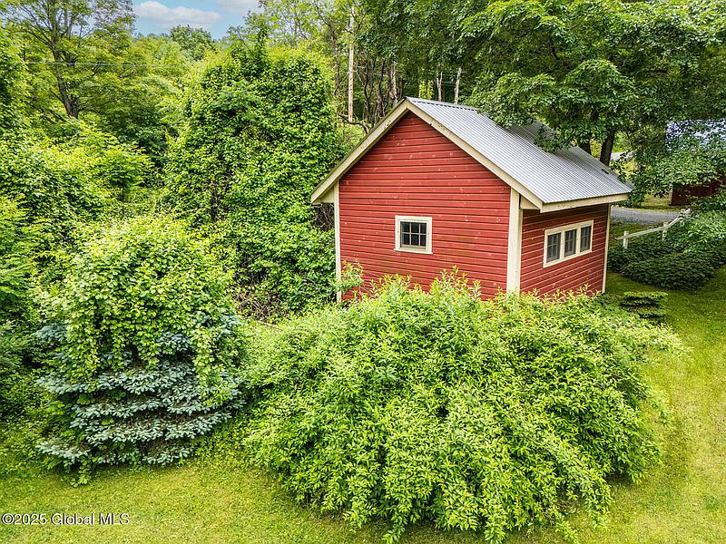 5th image of 1121 Lundy Road