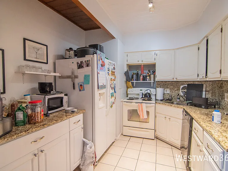 4334 N Clarendon Ave #310 — Photo 8