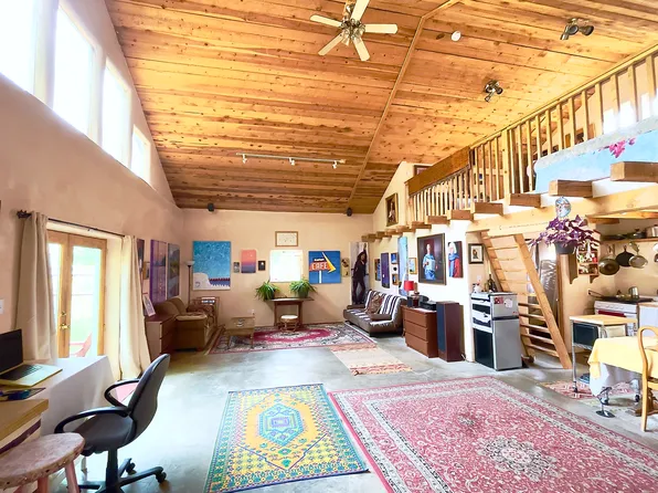 223 Victor Ct #A, Taos, NM 87571