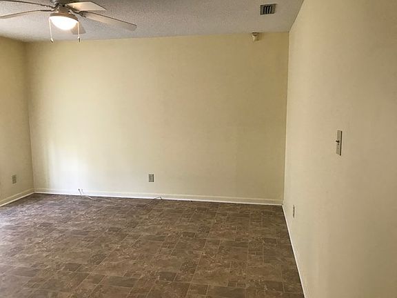 4th image of 1205 Melissa Dr